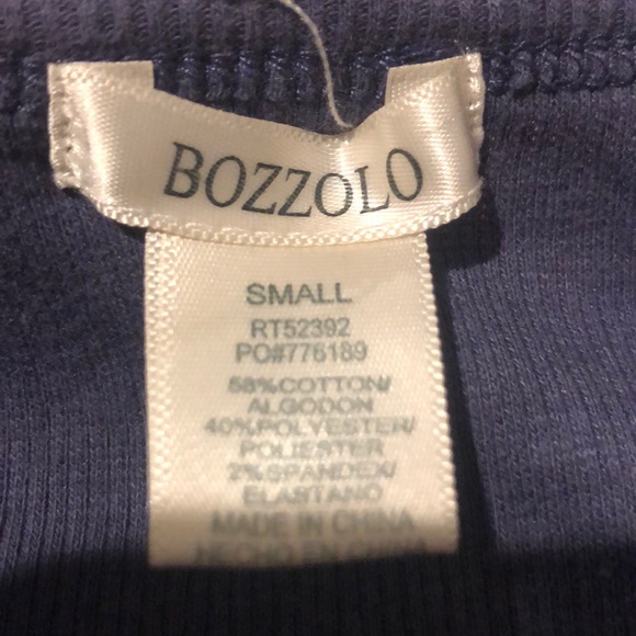 A navy blue T-shirt - Picture 2 of 2